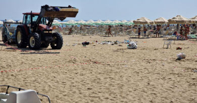 roseto spiaggia rifiuti